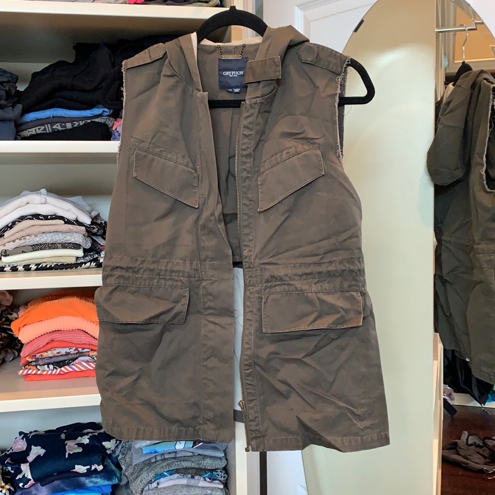 Gryphon vest